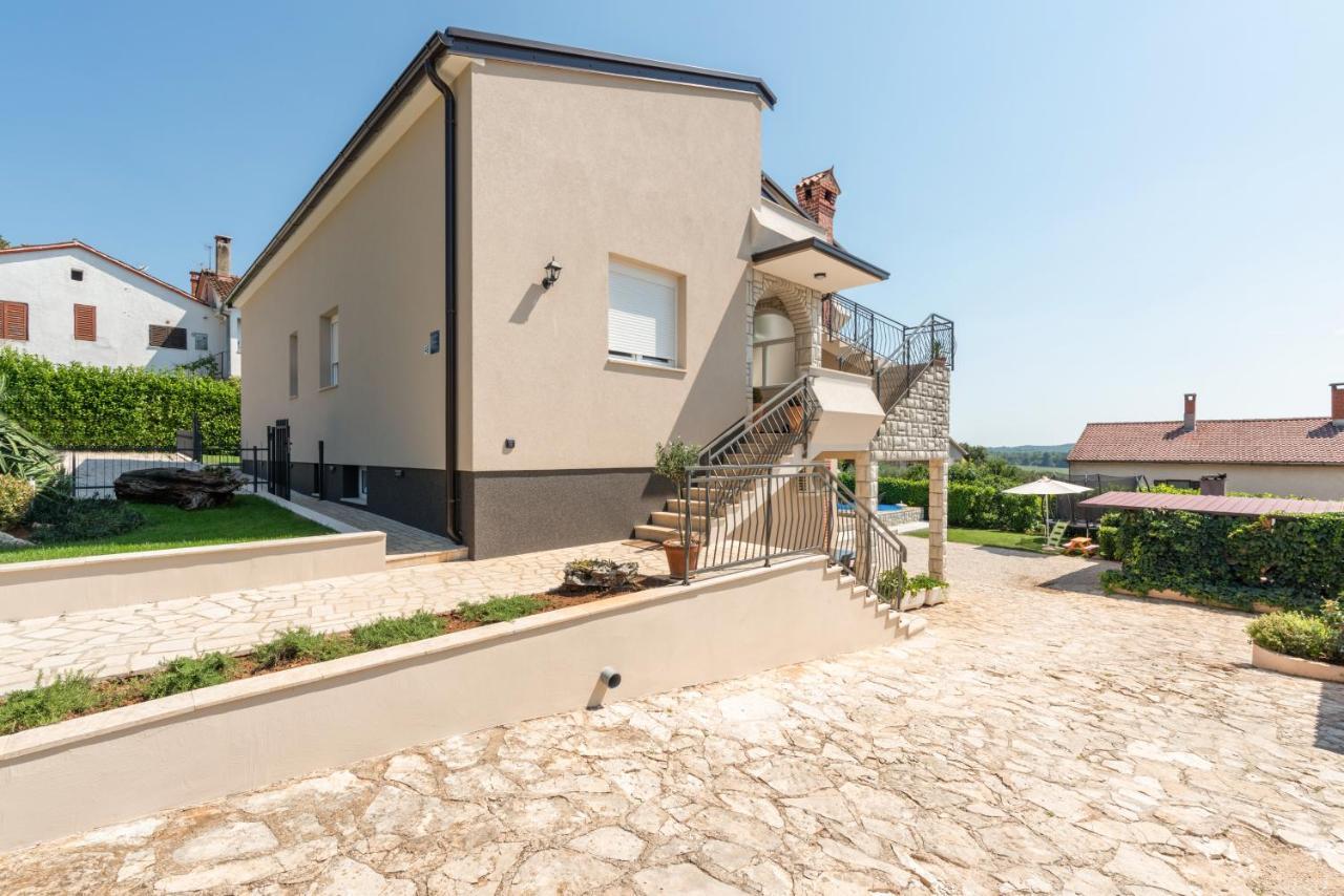 Apartament Dobrec *